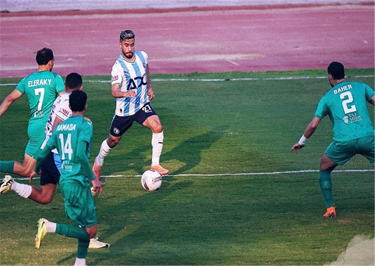 فيديو | طردان وركلة جزاء قاتلة.. بيراميدز يُقدم هدية لـ الأهلي بتعادل مثير مع المصري بالدوري