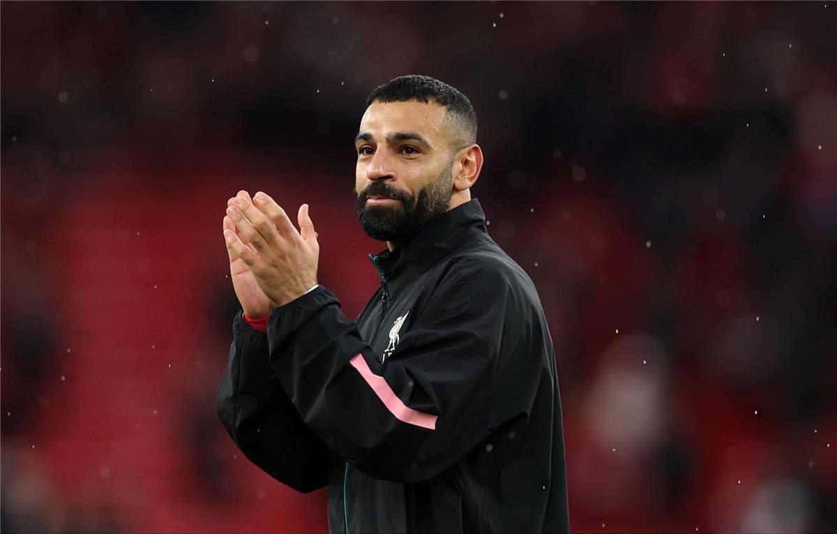 فيديو | حساب الدوري الإنجليزي يحتفى بمشهد محمد صلاح وجماهير ليفربول أمام فولهام