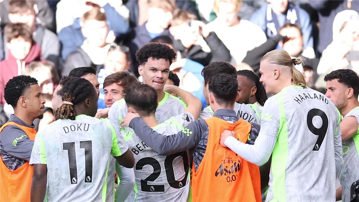 كم عدد النقاط التي يحتاجها مانشستر سيتي لحسم لقب الدوري الإنجليزي رسميًا؟