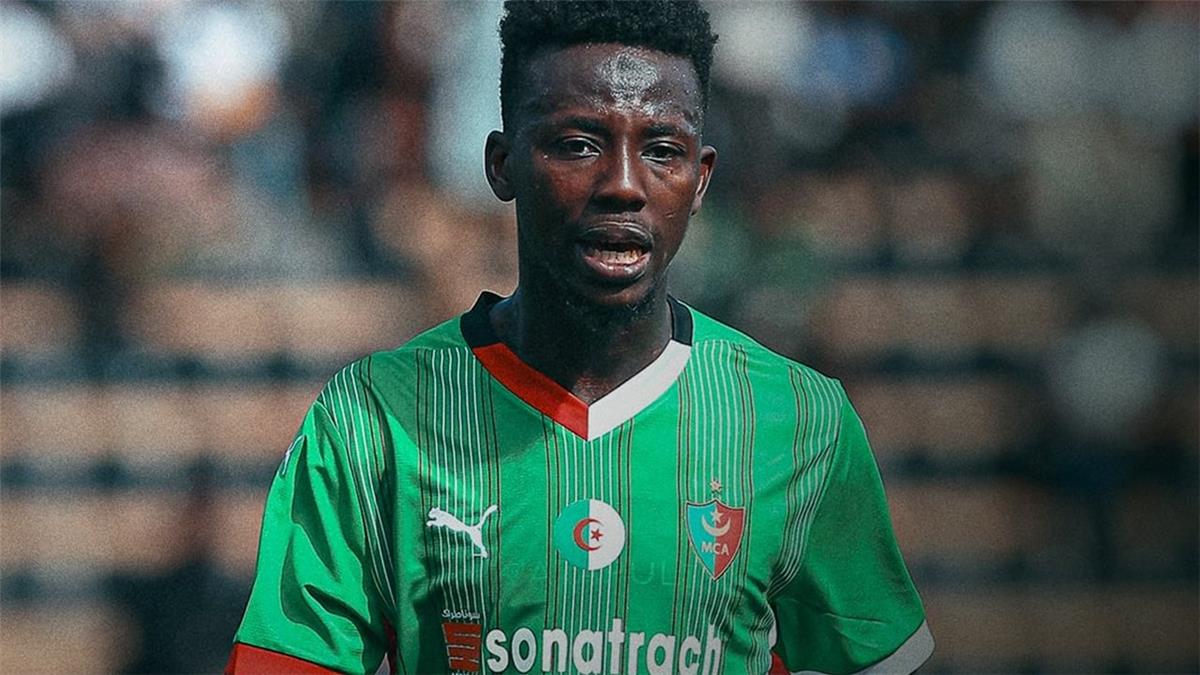 محمد زوجرانا يرد عبر بطولات على أنباء اهتمام الأهلي