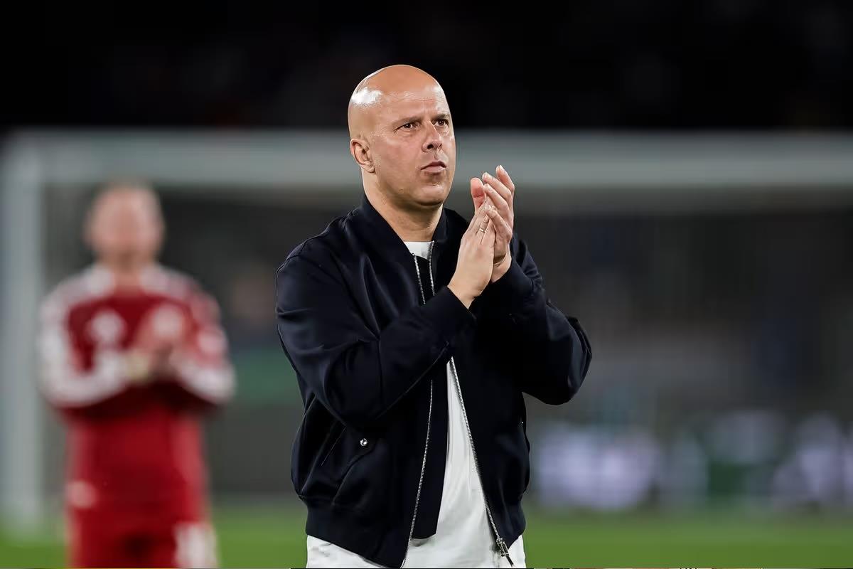 سلوت يبرر اختياراته في تشكيل ليفربول أمام باريس سان جيرمان