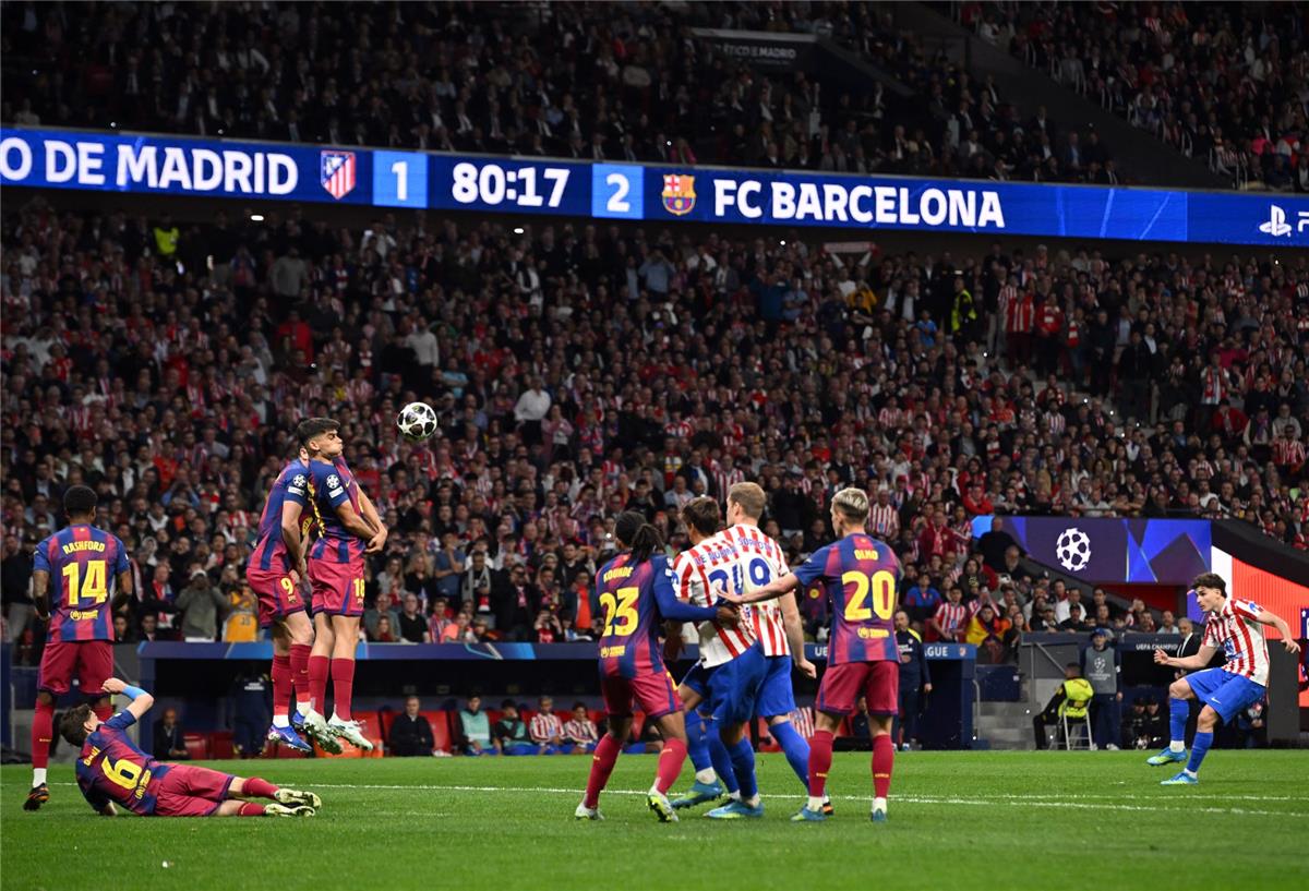 تطورات إصابة لاعب برشلونة أمام أتلتيكو مدريد في دوري أبطال أوروبا