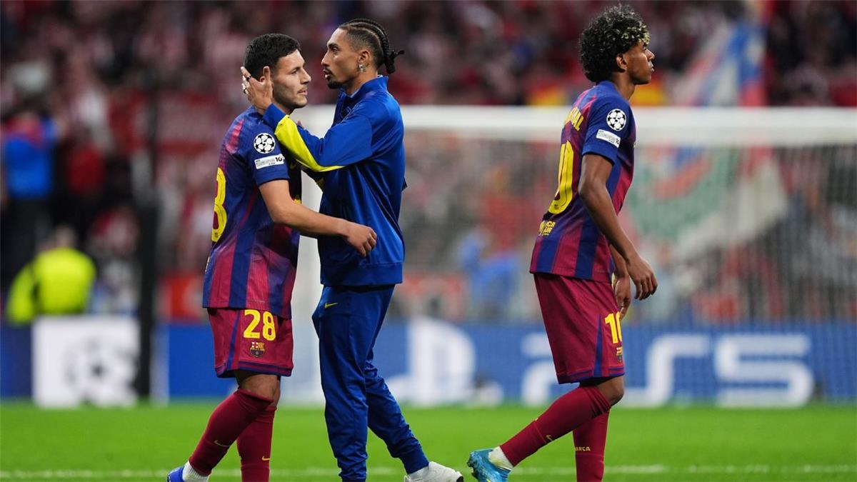 رافينها يتراجع ويعتذر عن تصرفه بعد توديع برشلونة دوري أبطال أوروبا