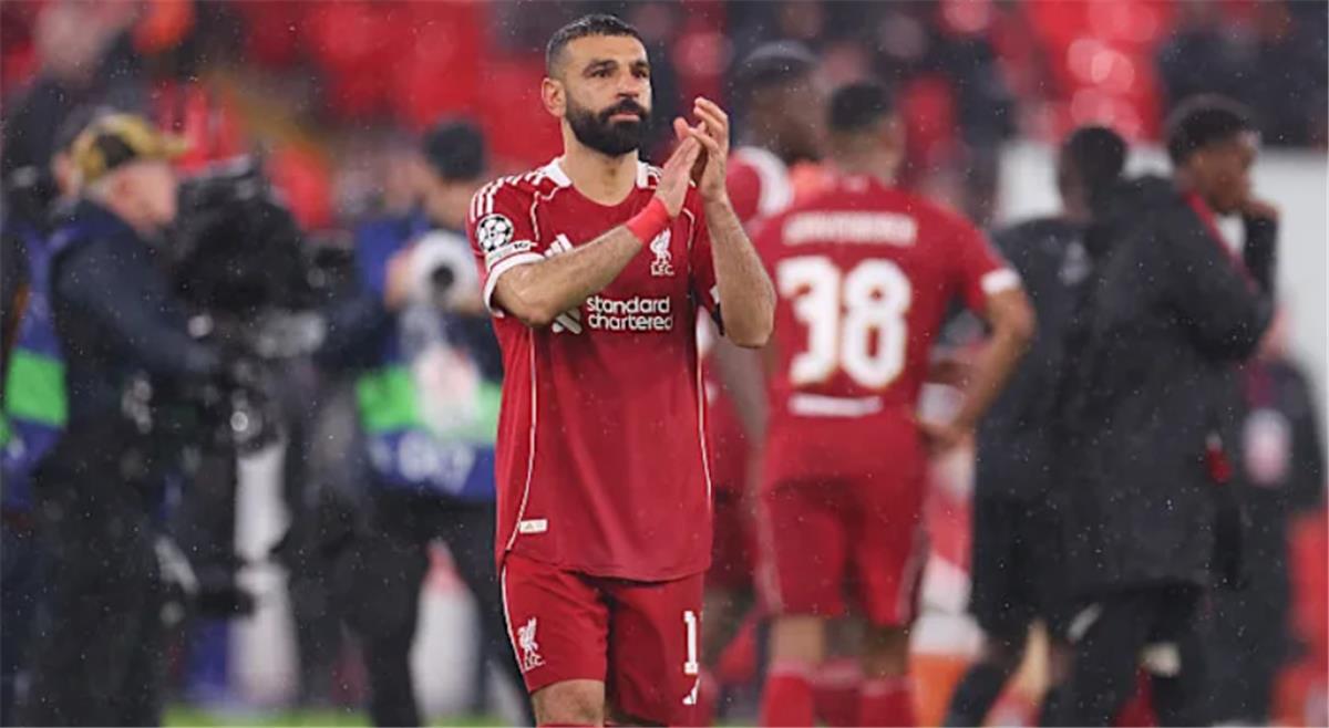 صورة | محمد صلاح يُحيى ذكرى ضحايا هيلزبره