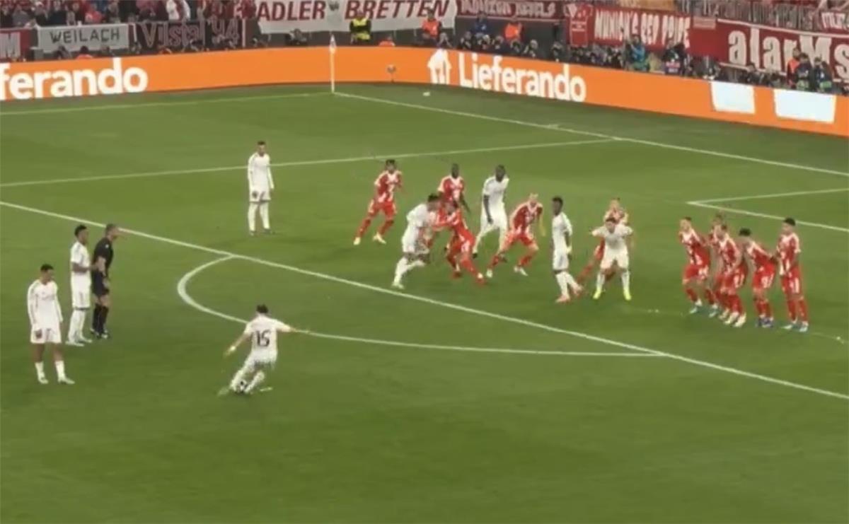 فيديو | بتصويبة رائعة.. جولر يسجل هدف ريال مدريد الثاني أمام بايرن ميونخ