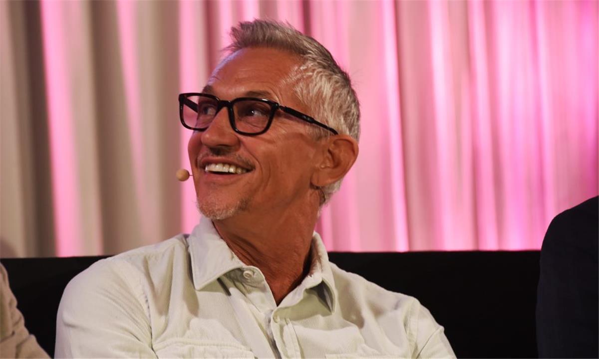 لينكر: كريستيانو رونالدو أزال متابعتي على التواصل الاجتماعي بسبب ميسي