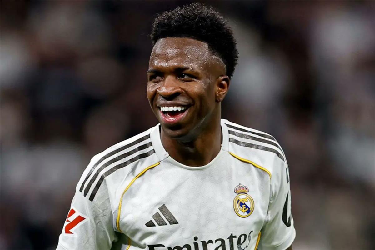 حائط سد.. فينيسيوس جونيور في موقف محرج بشأن مستقبله مع ريال مدريد