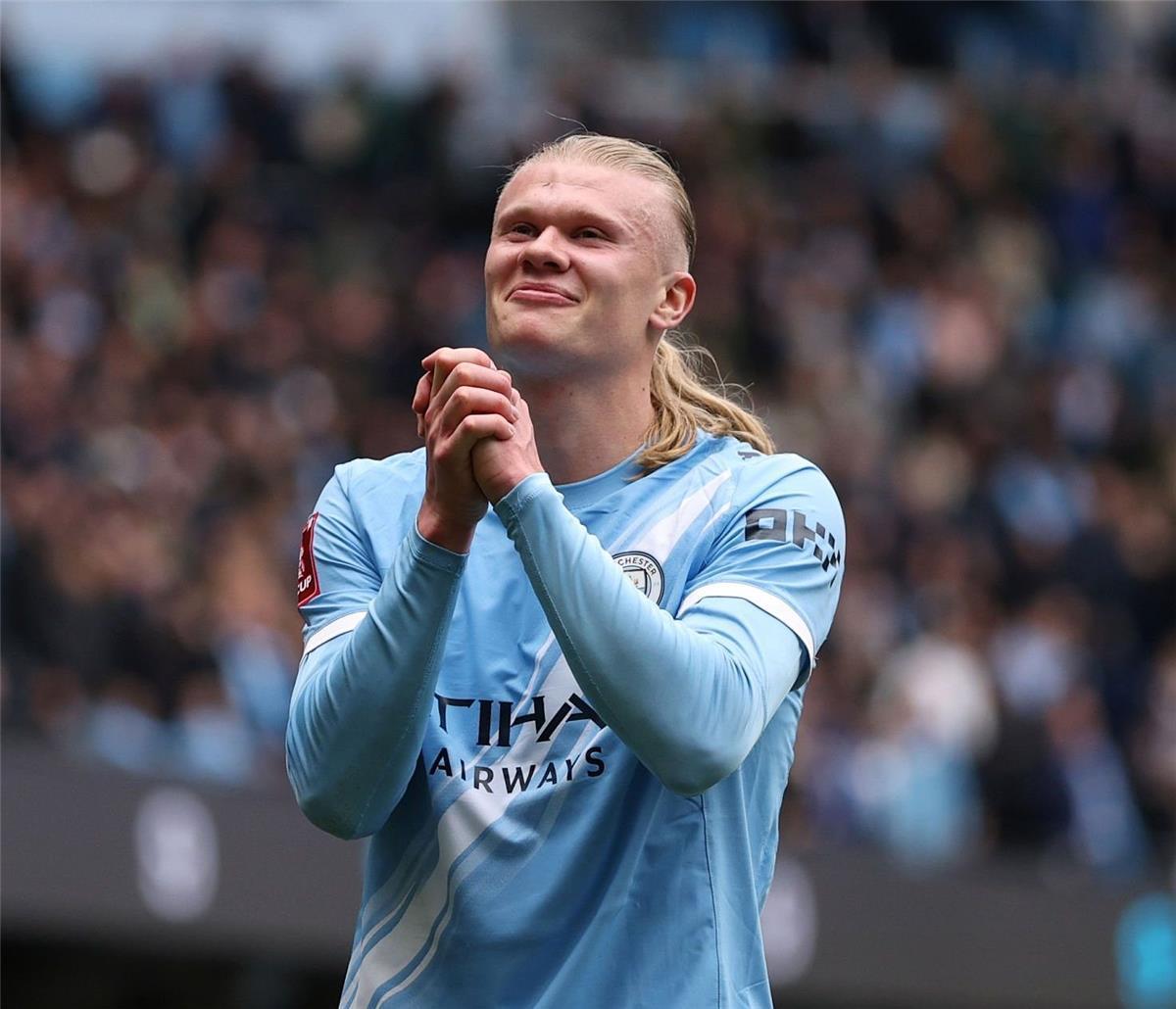 هالاند يكشف طريقة استعداده للمباريات.. ويؤكد: مواجهة آرسنال تحسم بطل الدوري الإنجليزي