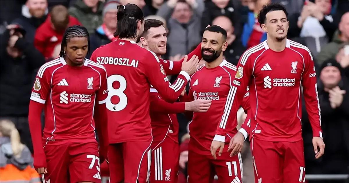 لاعب ليفربول يقترب من تحقيق رقمين قياسيين أمام إيفرتون في الدوري الإنجليزي