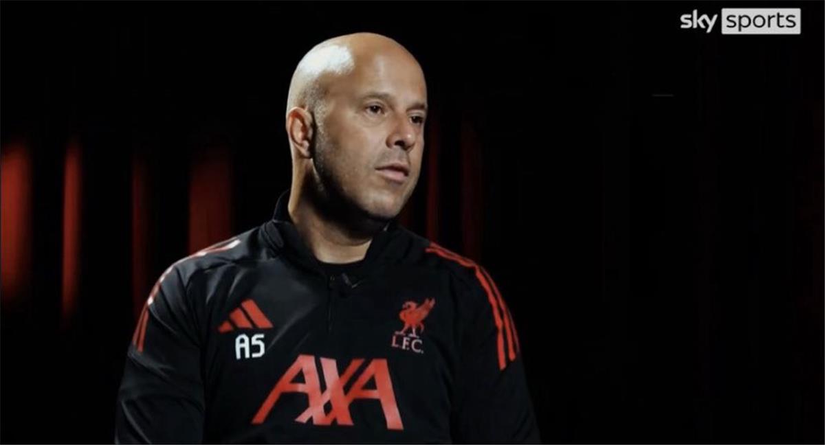 سلوت يوضح أسباب انتكاسة ليفربول هذا الموسم.. ويوضح: رحيل محمد صلاح سيحدث تغييرًا