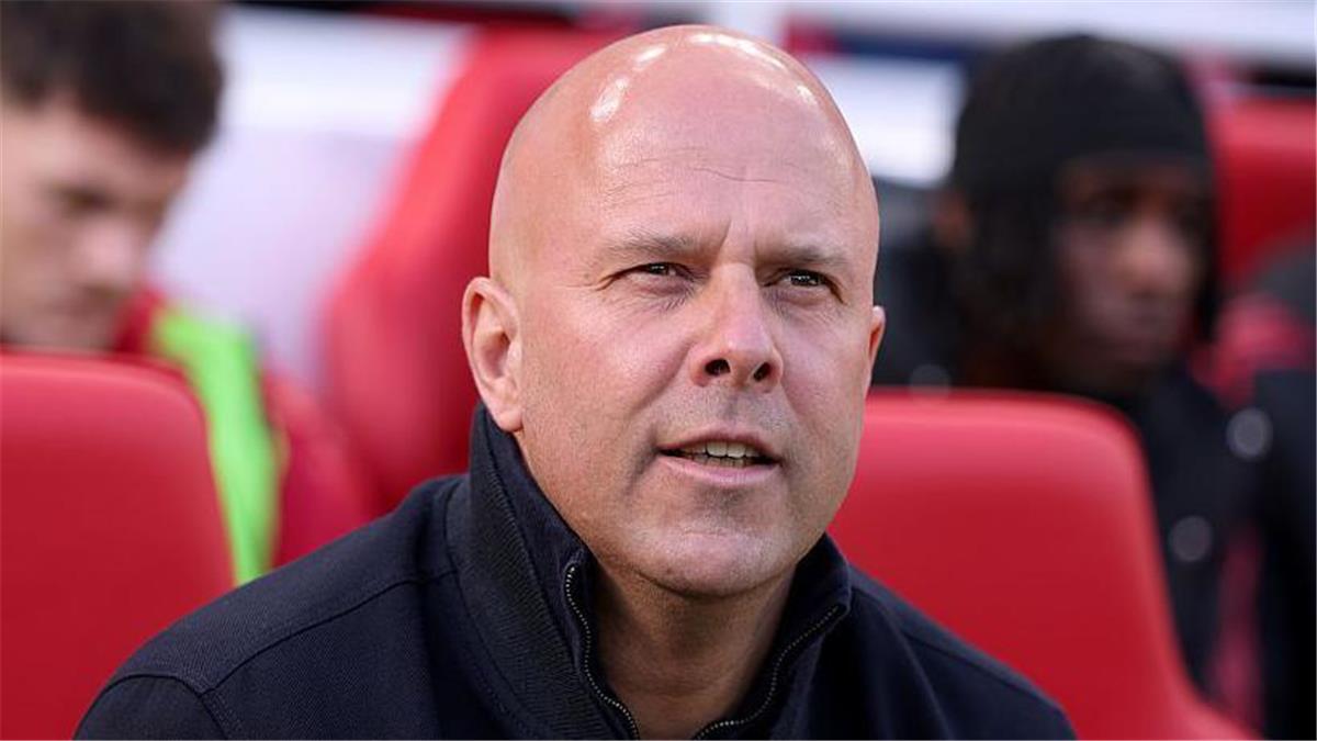 دومينيك ماتيو يدعم استمرار سلوت مع ليفربول: إقالته ستكون قرارًا قاسيًا