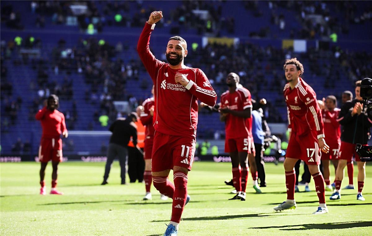 شبكة إنجليزية تتغنى بتألق محمد صلاح أمام إيفرتون في الدوري الإنجليزي