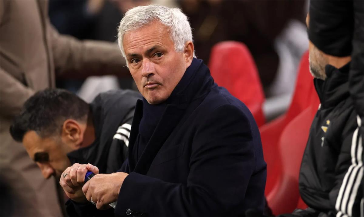 موندو توضح حقيقة تواصل ريال مدريد مع مورينيو لخلافة أربيلوا