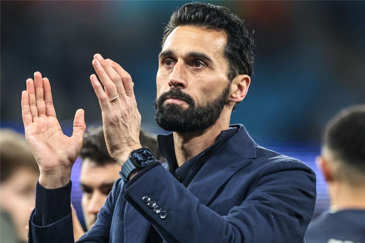 تقارير: ريال مدريد يحسم مواصفات خليفة أربيلوا لتدريب الفريق