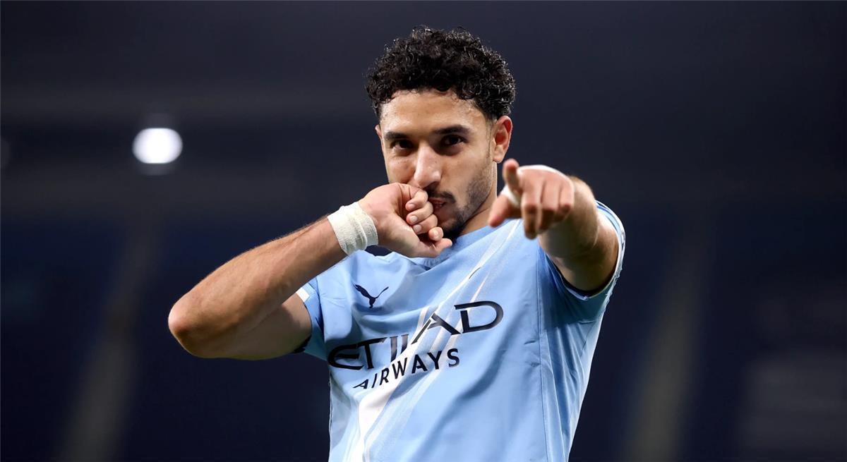 تقارير تكشف هل يرحل عمر مرموش عن مانشستر سيتي؟