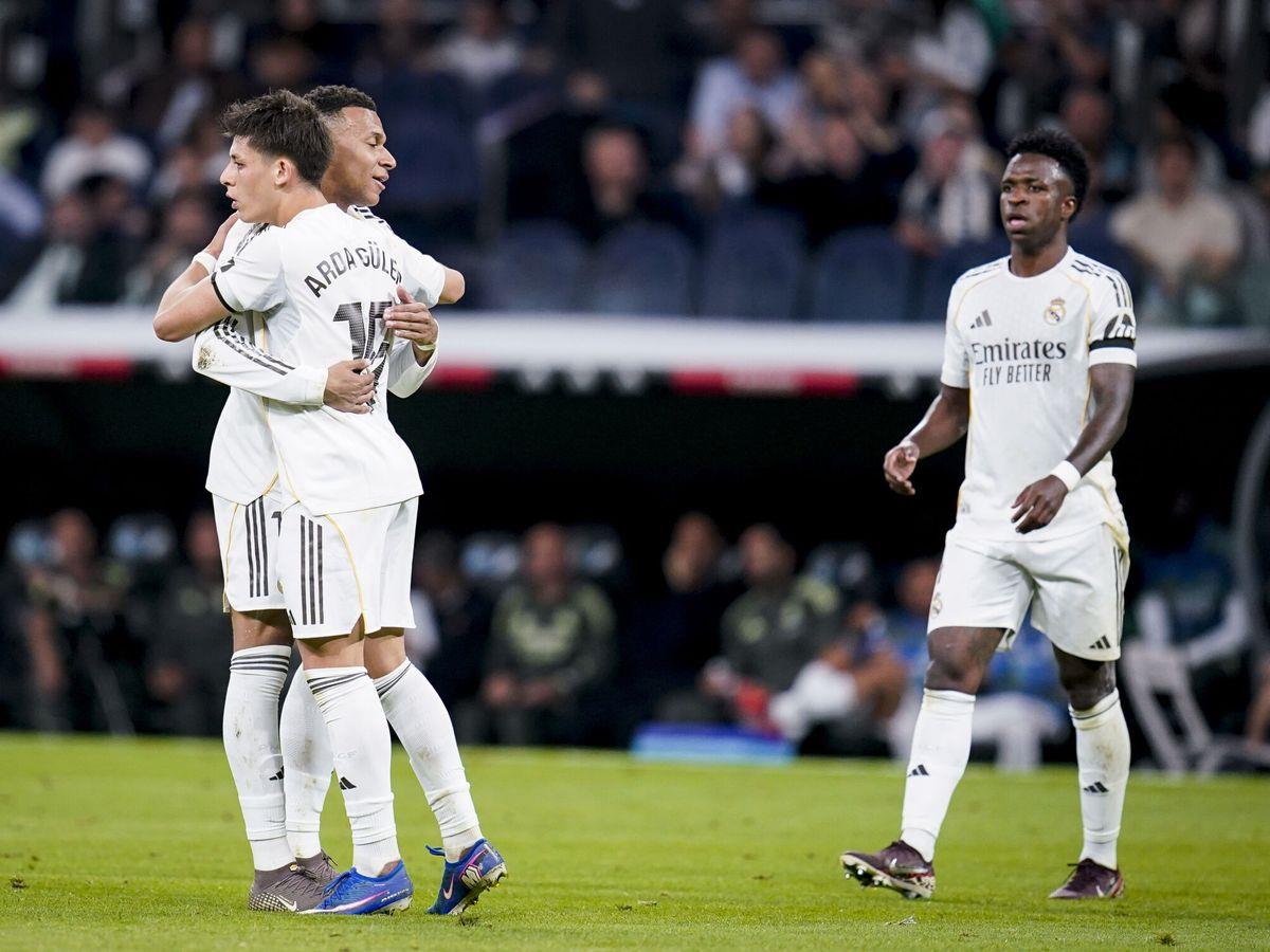 فيديو | لاعب ريال مدريد يعتذر لجماهير فريقه بعد الفوز على ألافيس