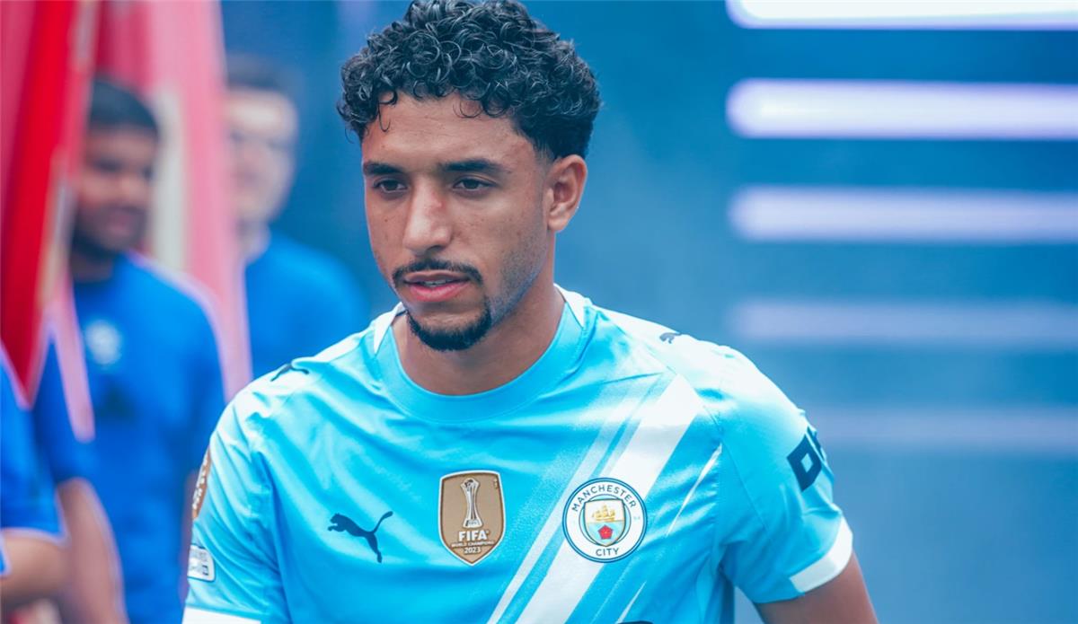 تشكيل مانشستر سيتي أمام بيرنلي في الدوري الإنجليزي.. موقف عمر مرموش