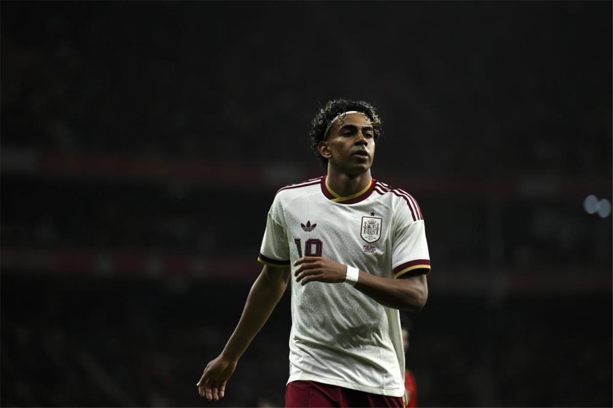 تطورات جديدة بشأن فرص لامين يامال في اللحاق بـ كأس العالم