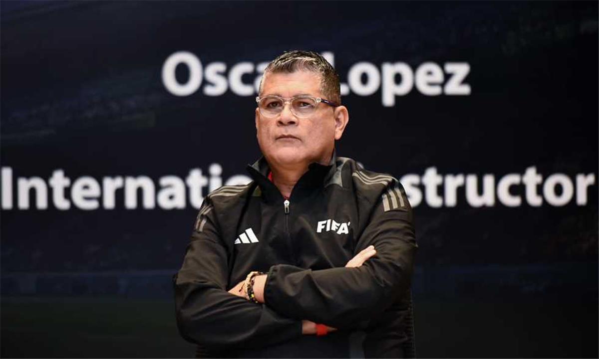 خاص | أوسكار رويز يتخلى عن منصبه في اتحاد الكرة لمدة شهرين.. وقرار مُحتمل