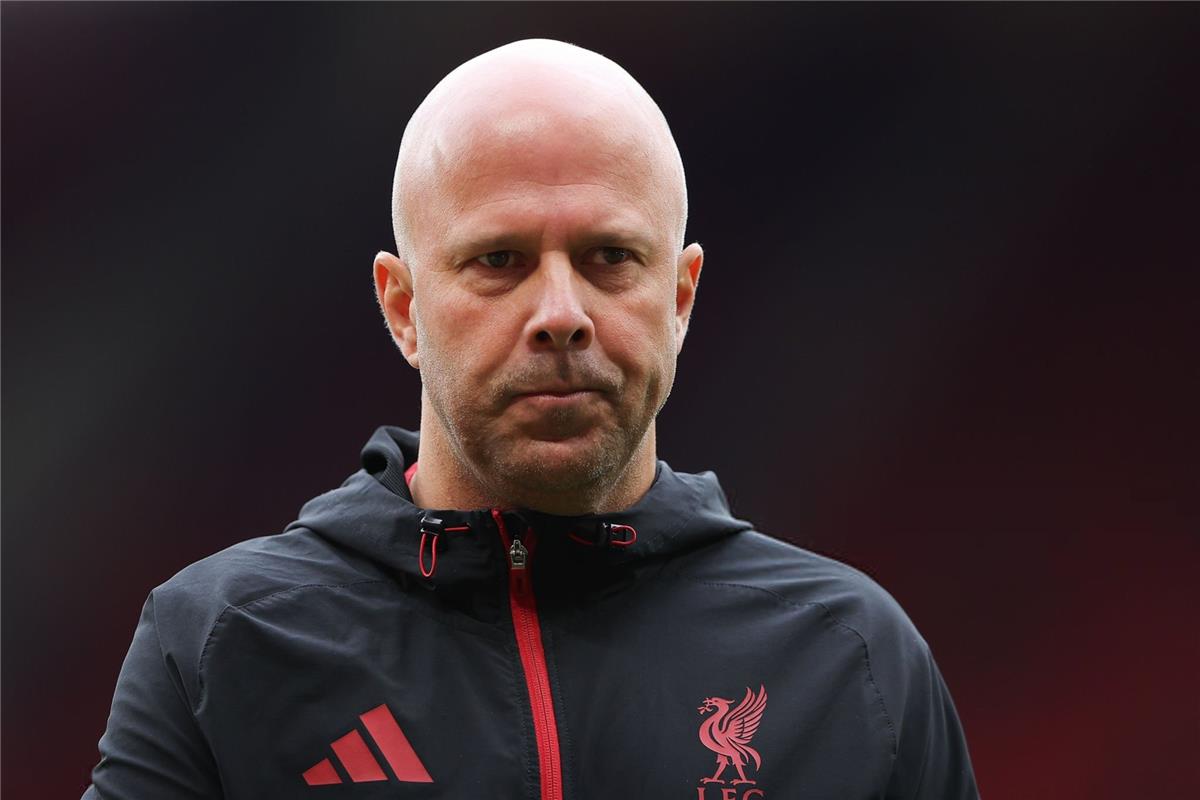 سلوت: خسارة محمد صلاح وإيزاك أمام مانشستر يونايتد أمر مؤسف