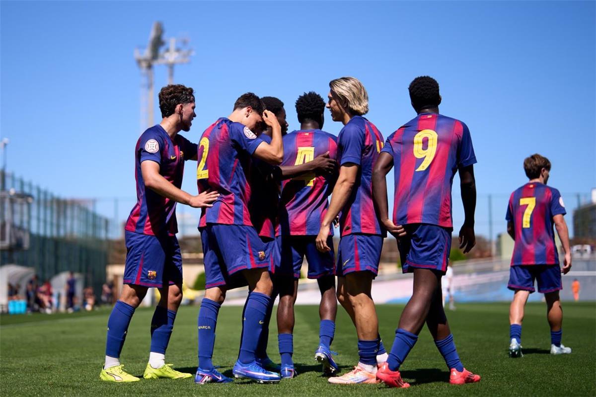تشكيل برشلونة تحت 19 عامًا أمام مونتكارلو في الدوري الإسباني للشباب.. موقف حمزة عبد الكريم