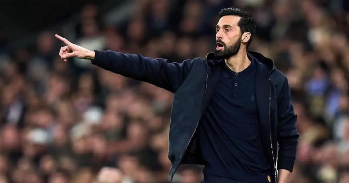 لاعب ريال مدريد يغادر مباراة إسبانيول للإصابة