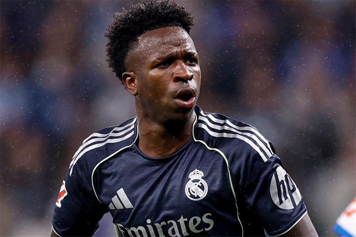 ماركا: فينيسيوس جونيور يوقف مفاوضات تجديد عقده مع ريال مدريد