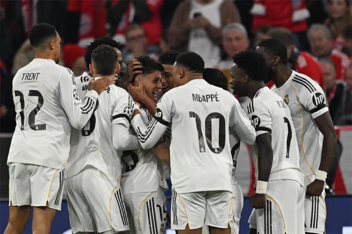 موندو ديبورتيفو: بالاسم.. لاعبو ريال مدريد يتهمون زميلهم بالتجسس لصالح أربيلوا