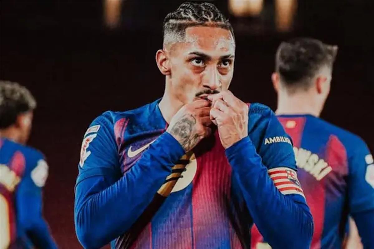 رافينها يحسم مستقبله مع برشلونة ويصرح: لست لامين يامال