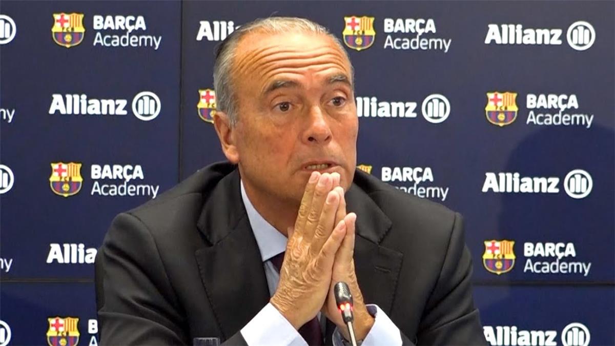 رافا يوستي يشيد بسلوك لاعبي ريال مدريد ويطمئن جماهير برشلونة بشأن الميركاتو الصيفي 