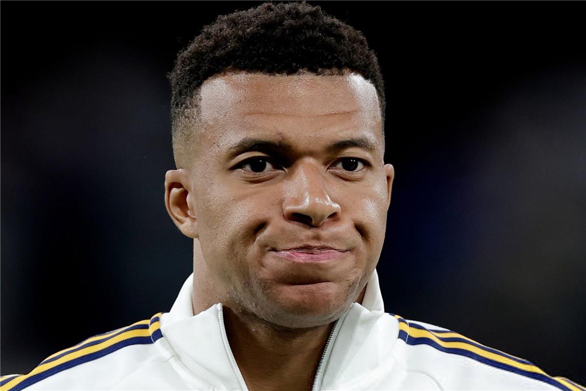 ضحك غير مبرر ورسائل مقلقة.. استياء وحيرة في ريال مدريد بسبب كيليان مبابي