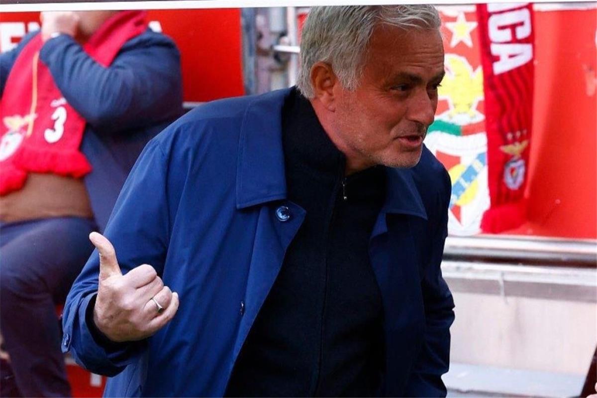 مورينيو يعلن موعد تحديد مصيره مع بنفيكا وسط ترقب ريال مدريد