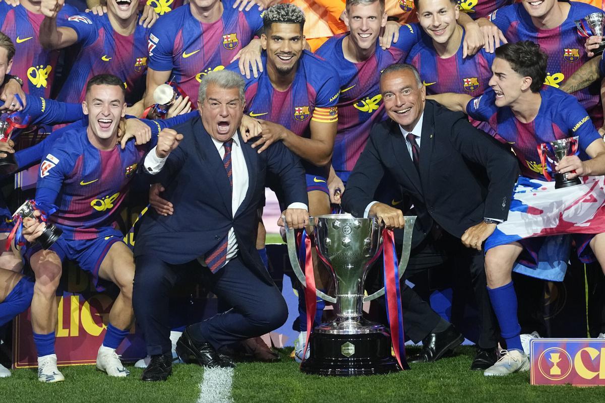 رئيس برشلونة يهاجم بيريز: تصريحاته مليئة بالأكاذيب.. ويحاول التستر على كارثة