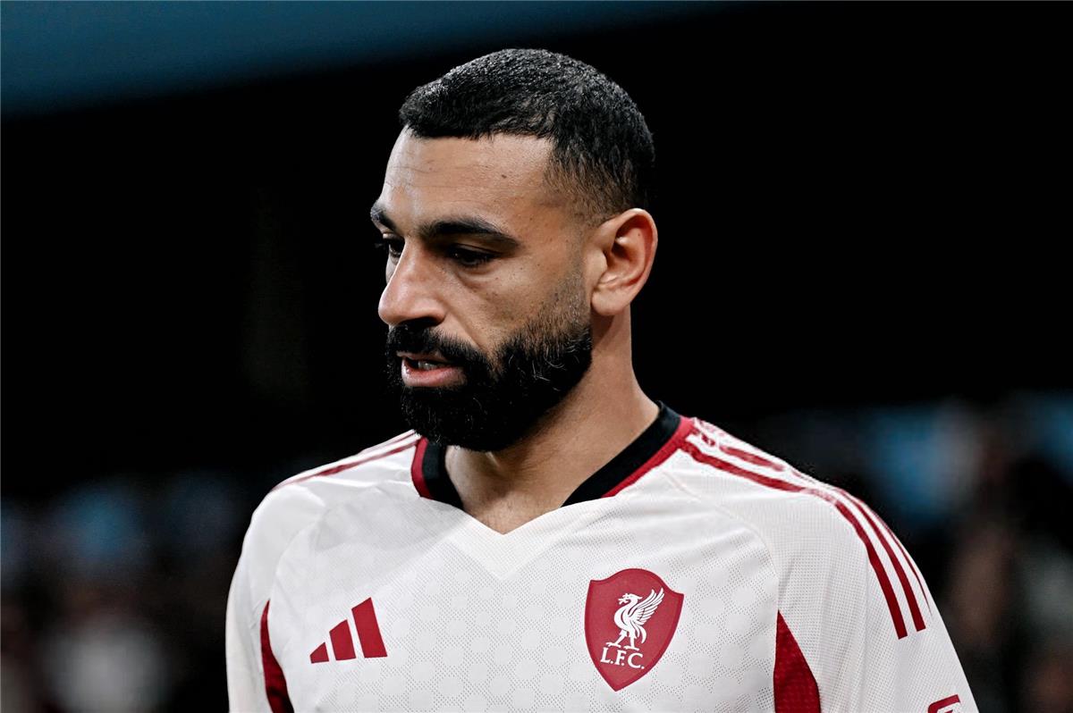 شبكة إنجليزية: ما حدث لـ محمد صلاح في مباراة ليفربول وأستون فيلا أمر مؤسف