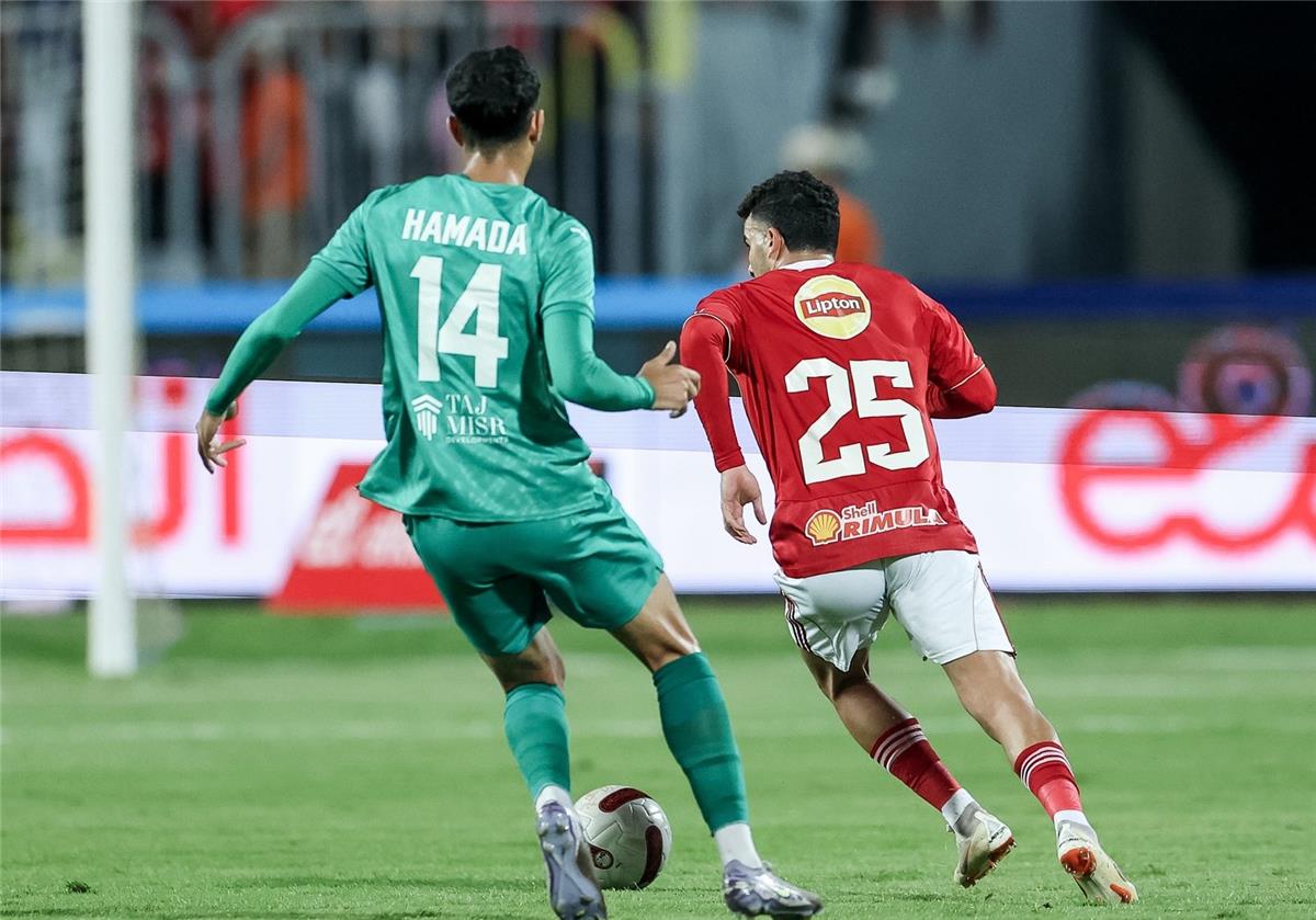 الأهلي يواجه المصري في الدوري وينتظر هدايا الزمالك وبيراميدز