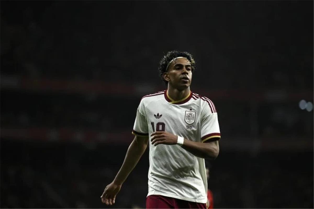 برشلونة والاتحاد الاسباني يحسمان موقف لامين يامال من المشاركة في كأس العالم