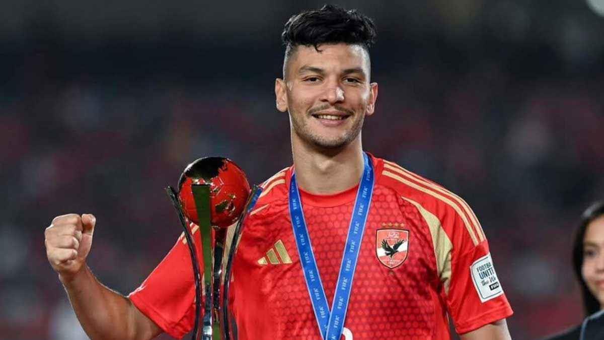 الأهلي يبلغ أشرف داري بقراره النهائي بشأن مستقبله