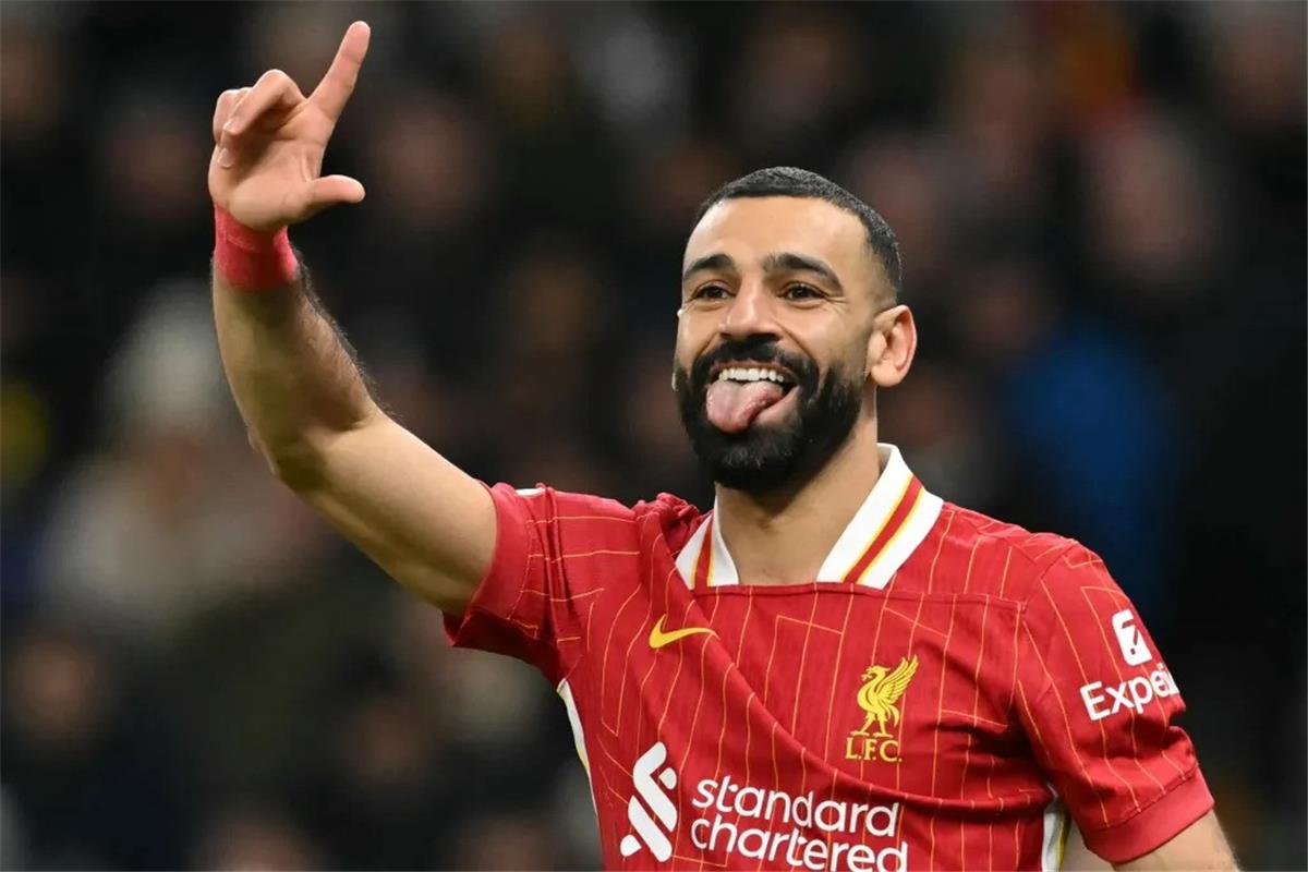 جماهير ليفربول تنادي بـ عودة محمد صلاح بعد إقالة سلوت: اتصلوا به الآن