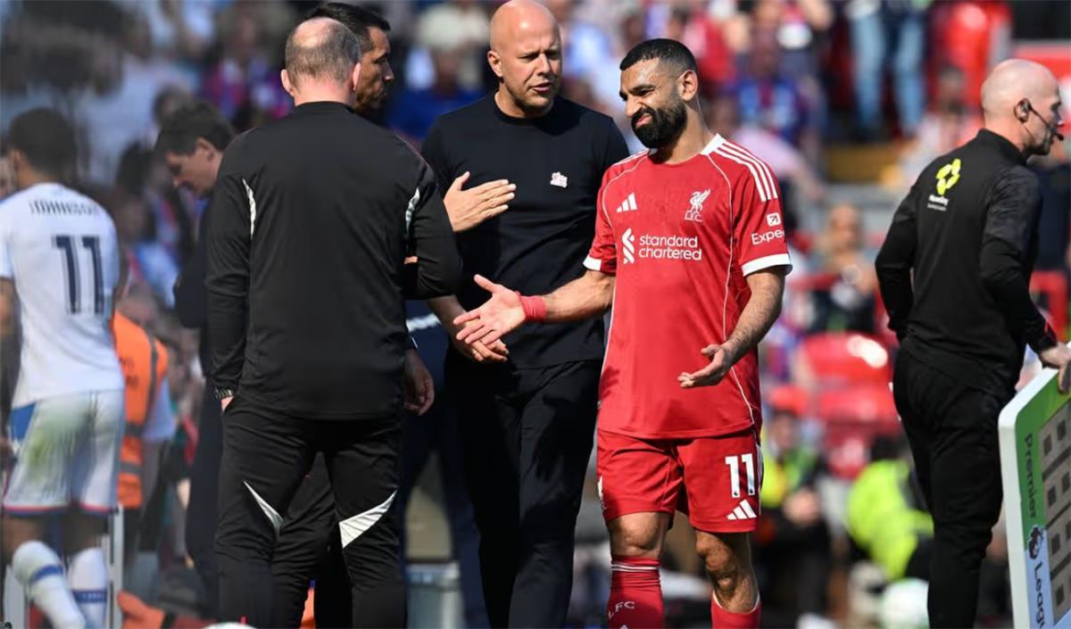 ميرور: محمد صلاح لعب دورًا في سقوط سلوت وليفربول تتبع نصيحته بقرار الإقالة