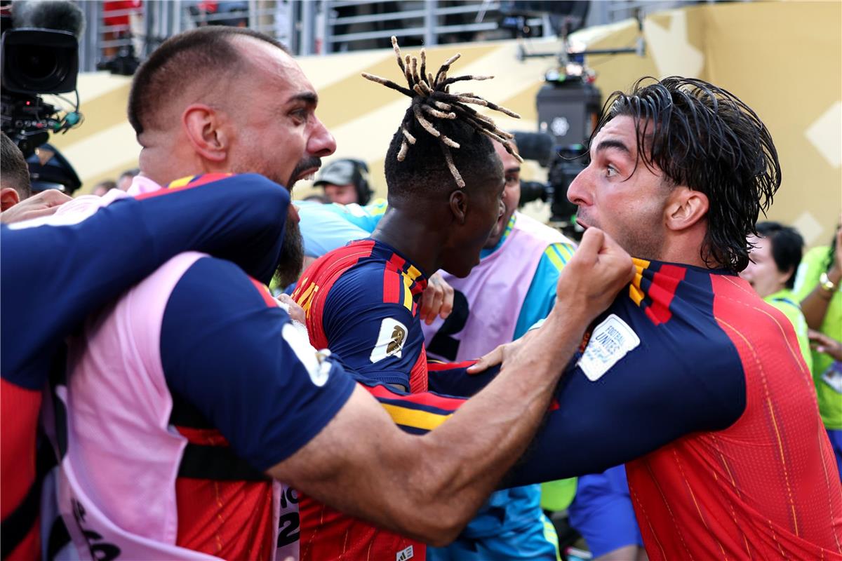 فيديو | تصديات مارتينيز لا تكفي.. إسبانيا تتوج بـ كأس العالم أمام الأرجنتين في ليلة باهتة لـ ميسي
