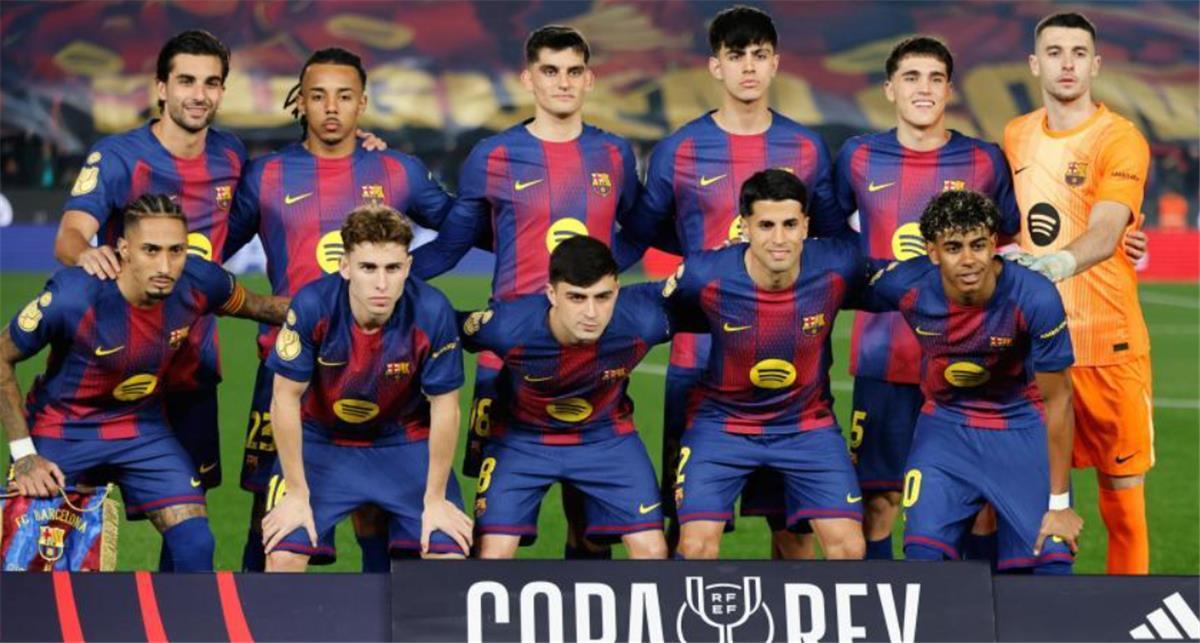 بالدي يحسم موقفه بشأن الرحيل عن برشلونة