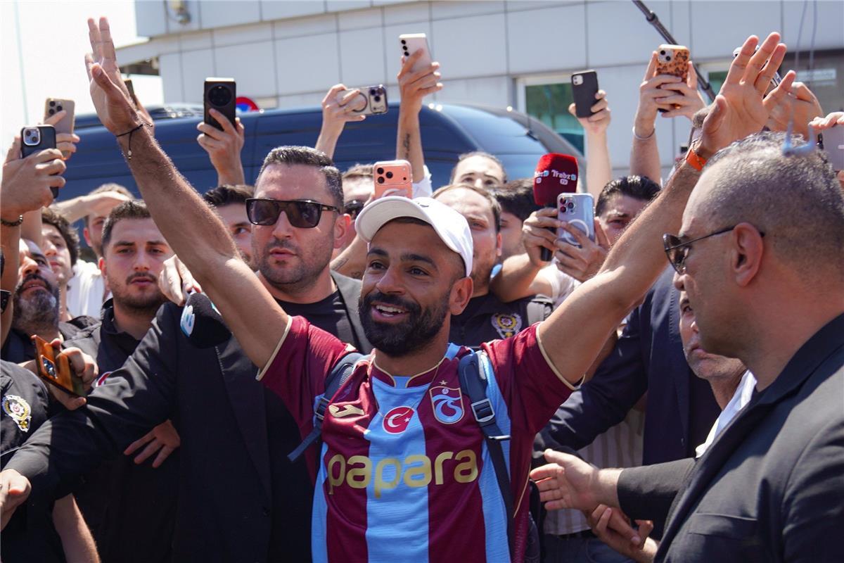 ضياء السيد: انتقال صلاح إلى طرابزون له أبعاد كبيرة بالدليل 