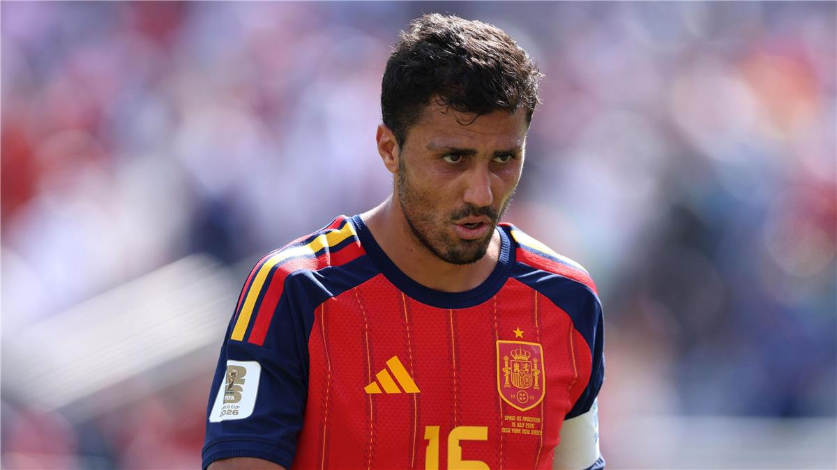 صحفي إسباني: ريال مدريد أخطأ في التعامل مع صفقة رودري .. والأخير غاضب