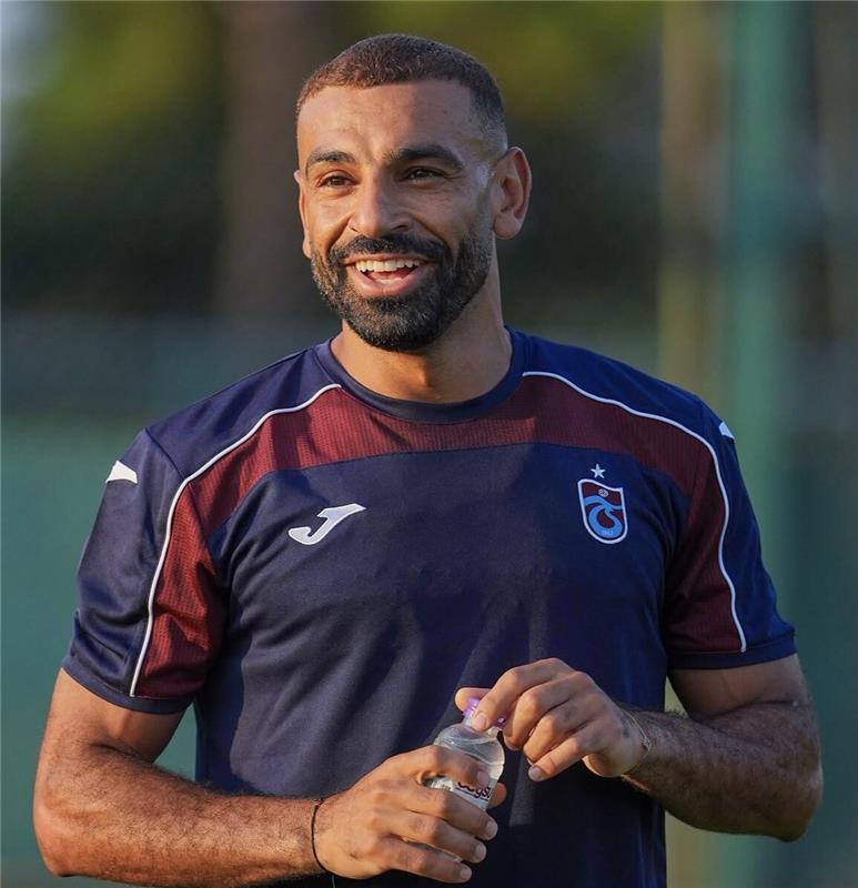 صحفية إنجليزية تدافع عن قرار محمد صلاح بعد الانضمام إلى طرابزون.. وتهاجم بشكتاش