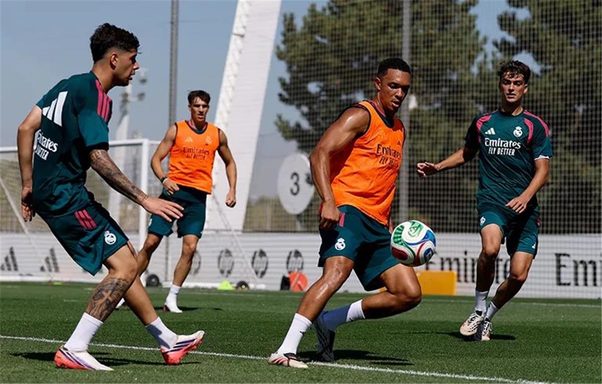 مورينيو يعلن قائمة ريال مدريد لمواجهة فرينكفاروس وديًا.. موقف ديوماندي