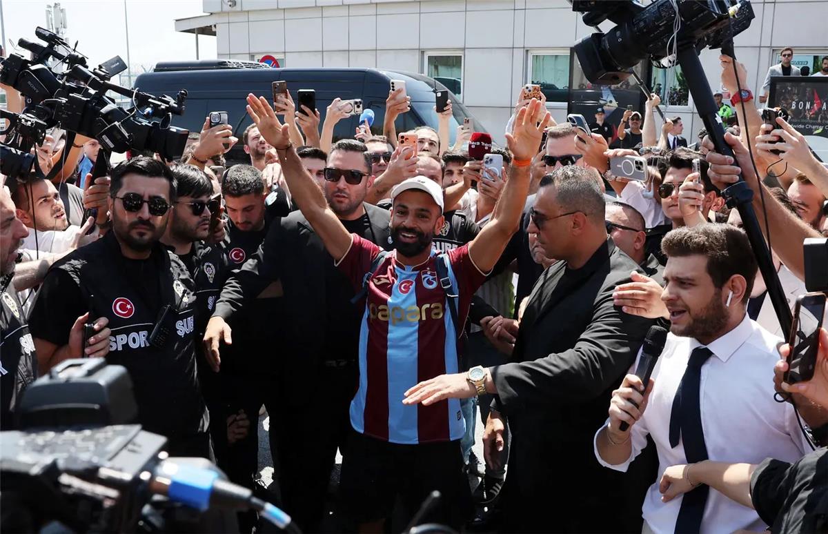 طرابزون سبور يتخذ قرارًا مثيرًا بشأن محمد صلاح
