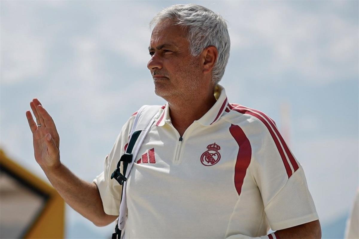 تقارير: مورينيو يتمسك بضم صفقة مميزة من الدوري الإيطالي لـ ريال مدريد