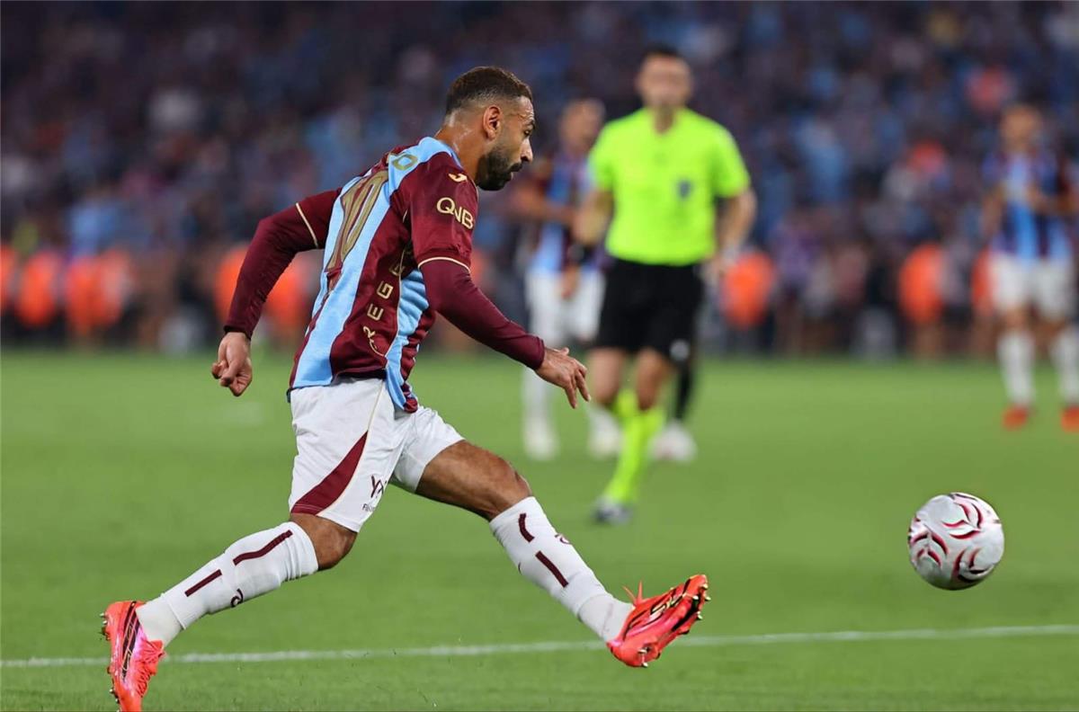 تقييم محمد صلاح في مباراة طرابزون سبور وفيرينكفاروس بملحق الدوري الأوروبي