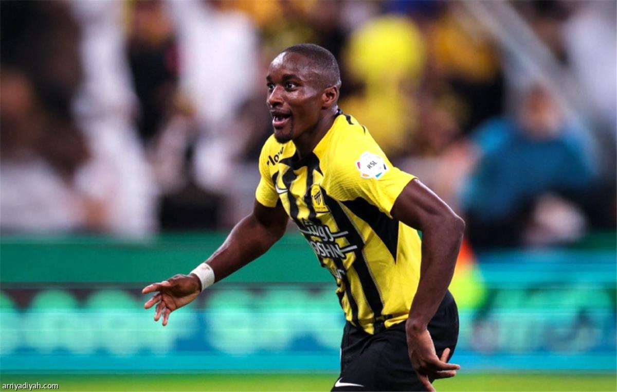 نجم عربي على طاولة الاتحاد السعودي تحسبًا لرحيل موسى ديابي