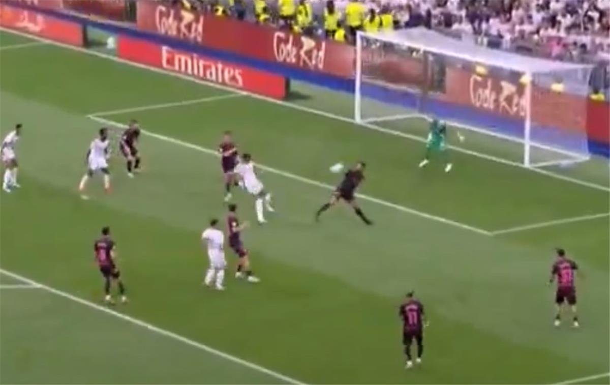 فيديو | مبابي يسجل هدف ريال مدريد الثالث أمام ملقا